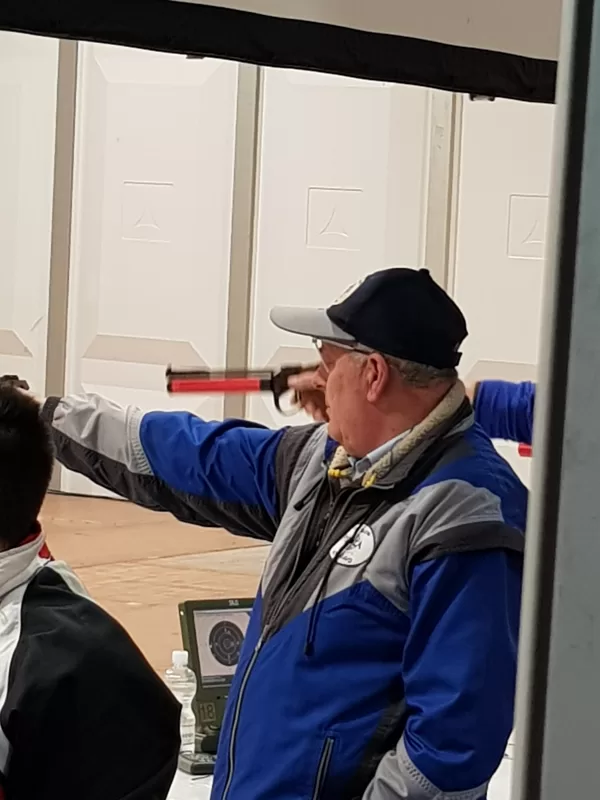 Guido in azione durante i 60 colpi della qualifica P10 m singola